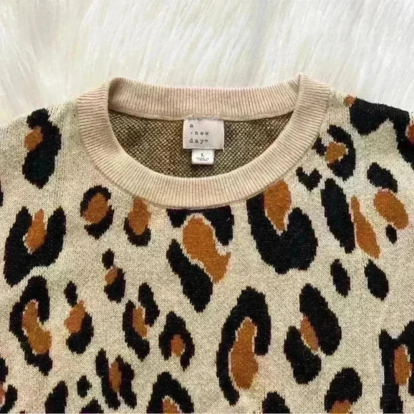 A New Day Leopard Crewneck Sweater Large - Picture 3 of 4